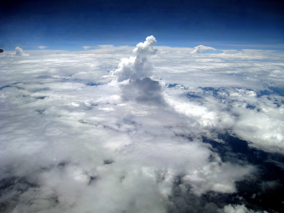 Fotografia del cielo di Roberto Spateri &mdash; In volo sul mar Tirreno, 21 aprile 2008.
