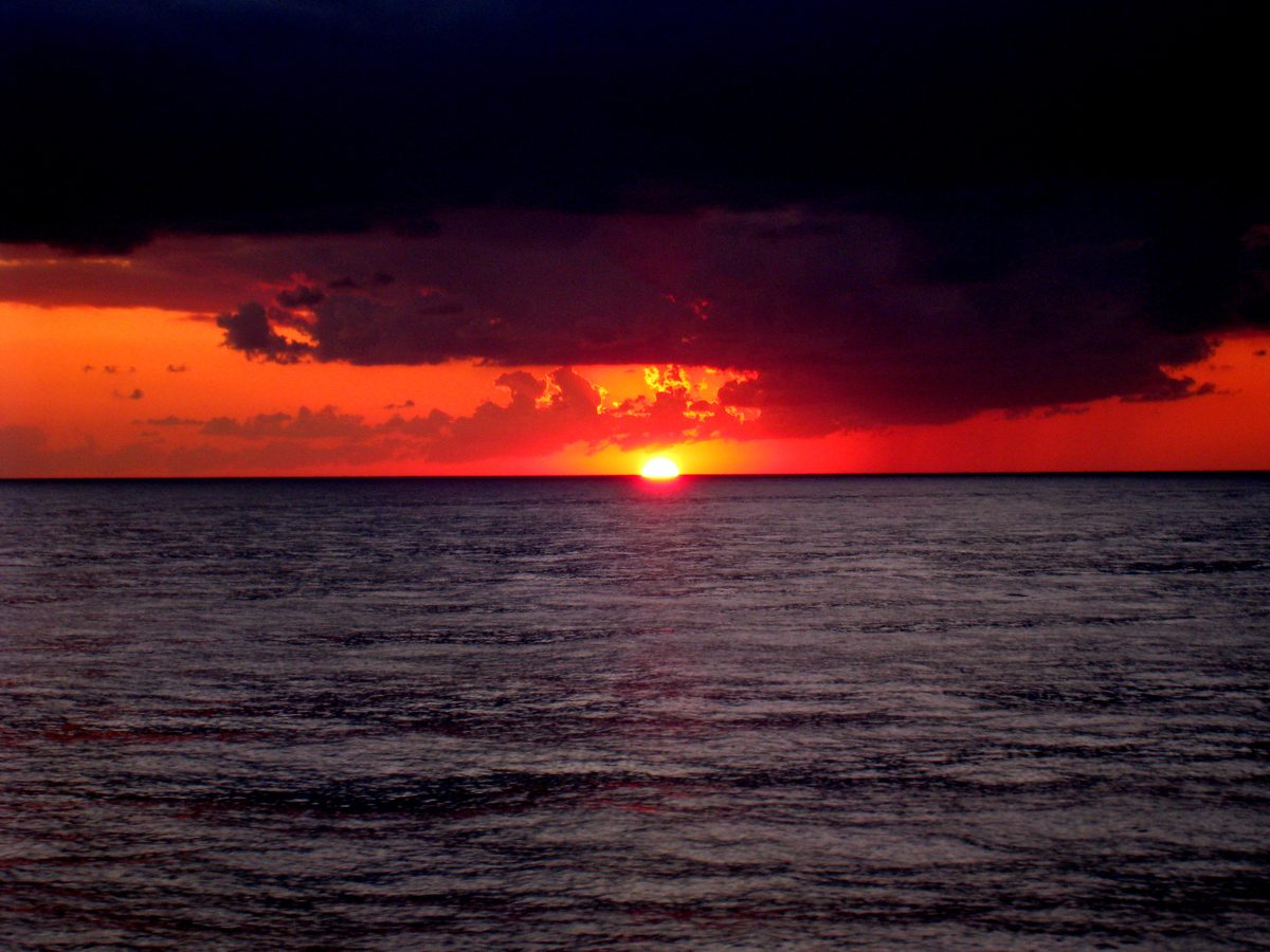Fotografia del cielo di Roberto Spateri &mdash; Sulla nave Palermo-Genova, 8 settembre 2009.