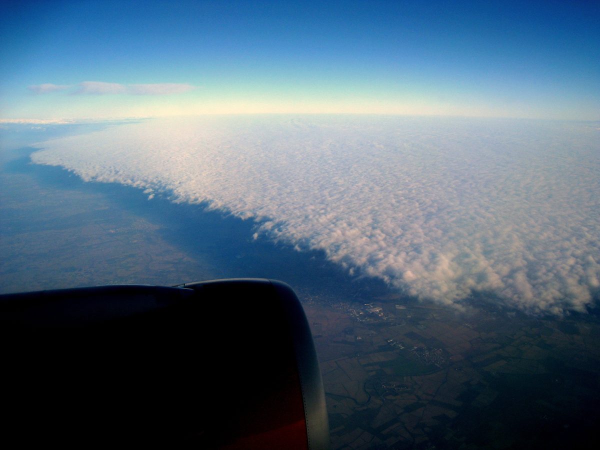 Fotografia del cielo di Roberto Spateri &mdash; In volo sulla pianura padana, 20 dicembre 2010.
