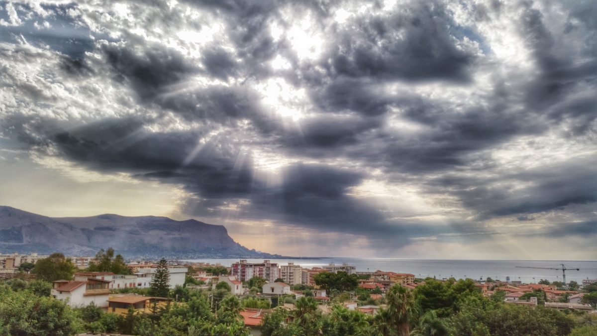 Fotografia del cielo di Roberto Spateri &mdash; Capaci (Palermo), 16 agosto 2014.