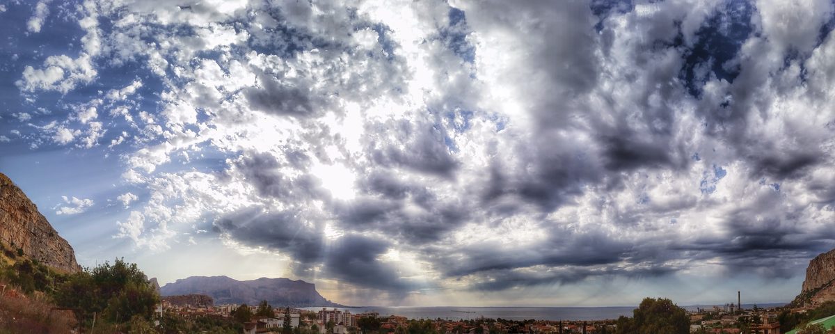 Fotografia del cielo di Roberto Spateri &mdash; Capaci (Palermo), 16 agosto 2014.