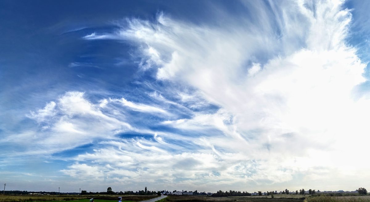 Fotografia del cielo di Roberto Spateri &mdash; Cameri (Novara), 11 ottobre 2015.