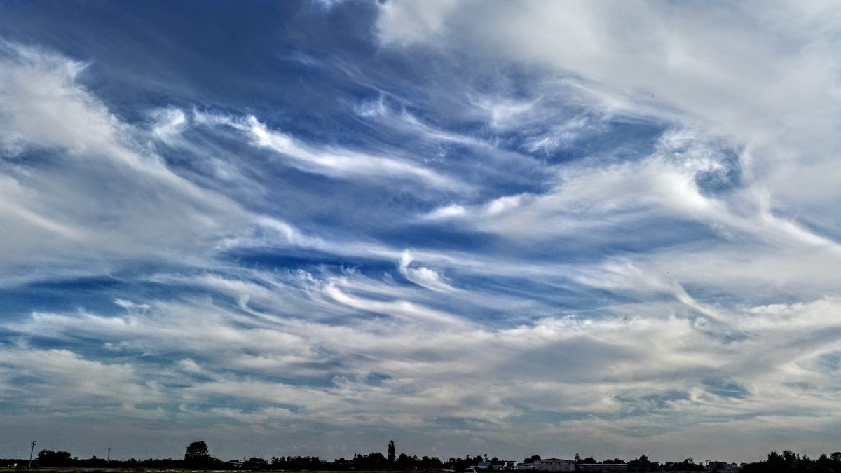 Fotografia del cielo di Roberto Spateri &mdash; Cameri (Novara), 11 ottobre 2015.