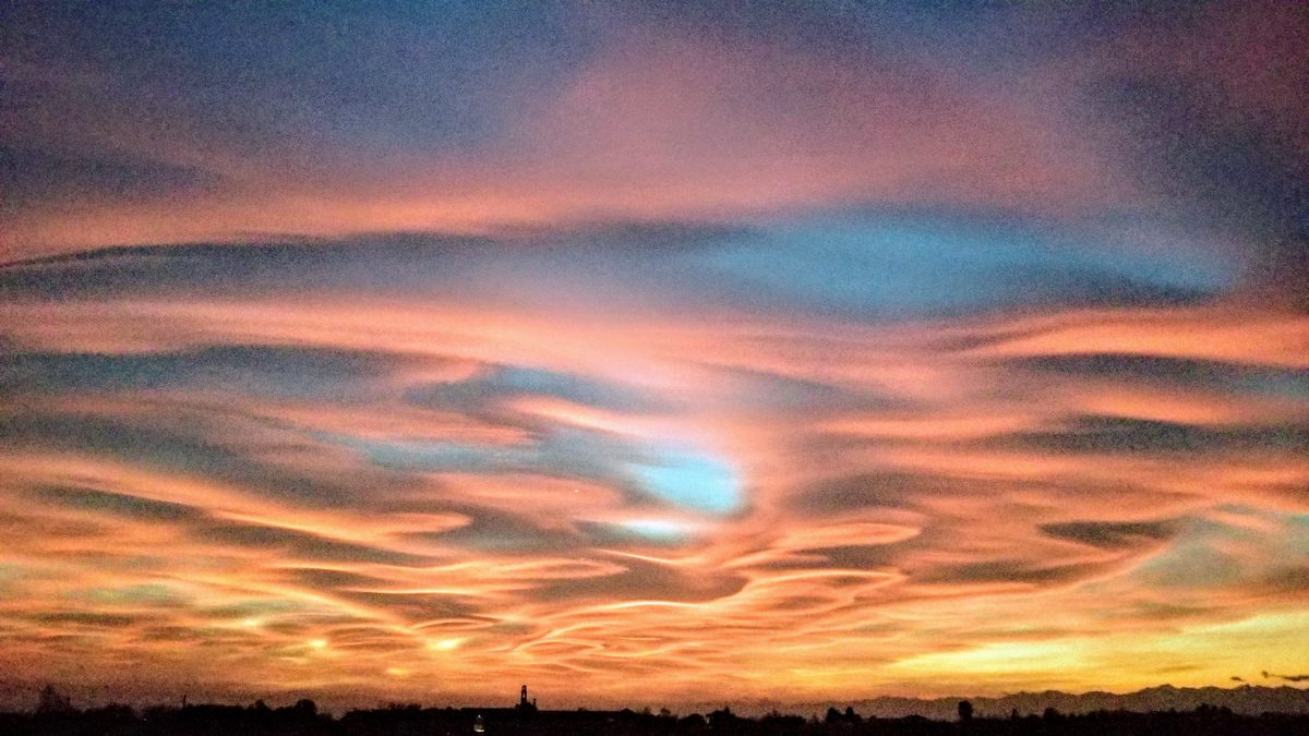 Fotografia del cielo di Roberto Spateri &mdash; Cameri (Novara), 29 ottobre 2017.