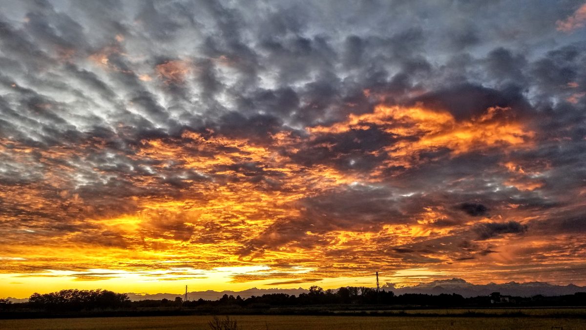 Fotografia del cielo di Roberto Spateri &mdash; Novara, 11 settembre 2019.