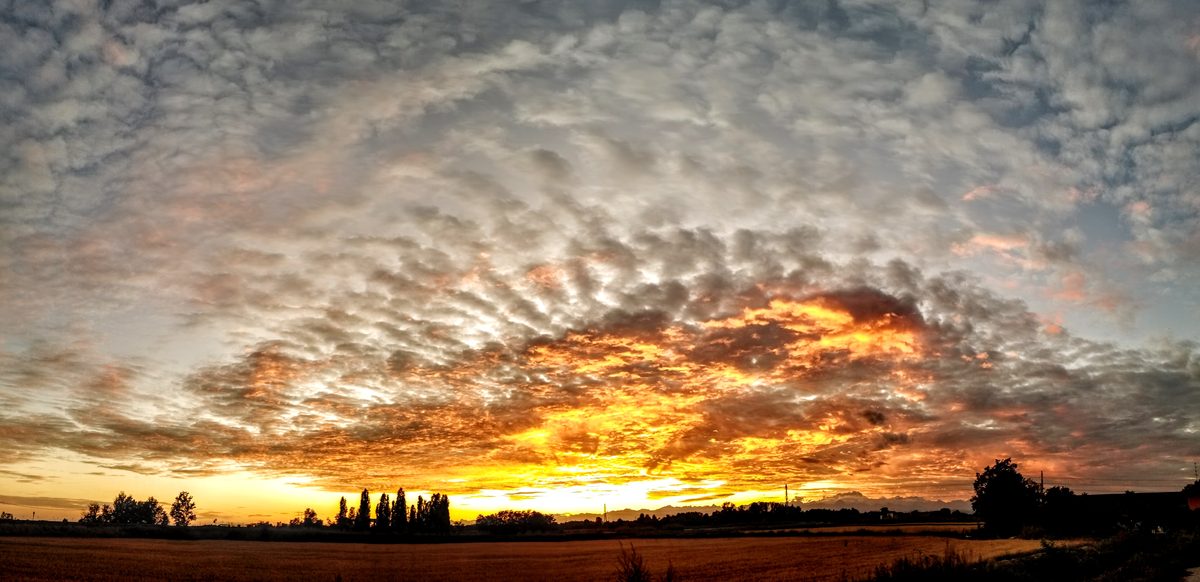 Fotografia del cielo di Roberto Spateri &mdash; Novara, 11 settembre 2019.