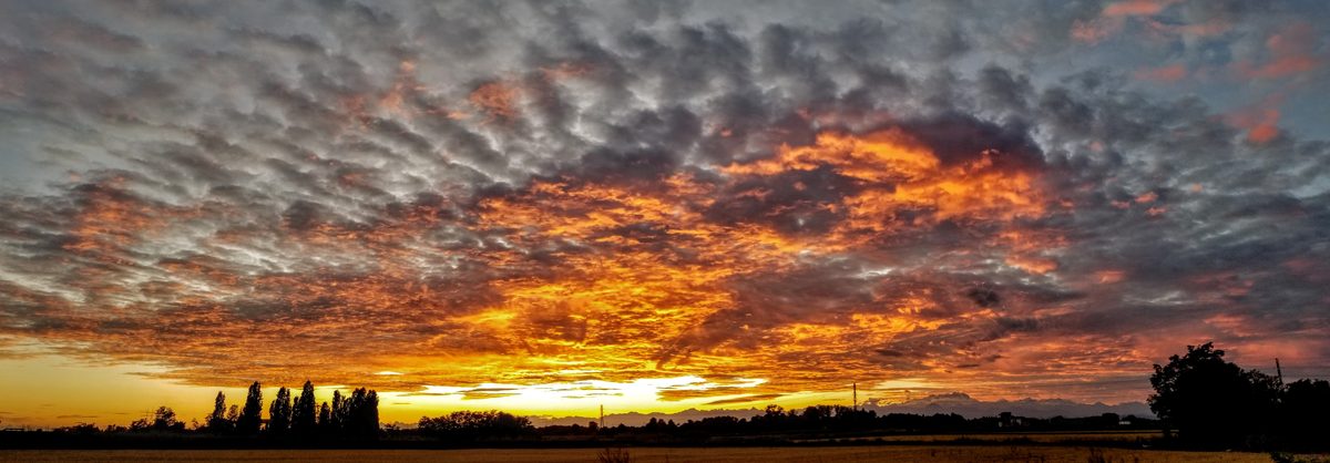 Fotografia del cielo di Roberto Spateri &mdash; Novara, 11 settembre 2019.