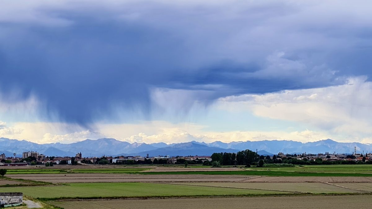 Fotografia del cielo di Roberto Spateri &mdash; Novara, 19 maggio 2021.