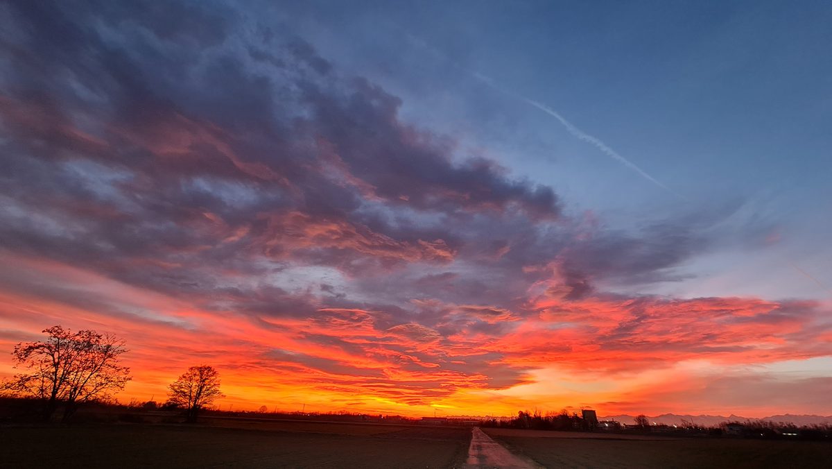 Fotografia del cielo di Roberto Spateri &mdash; Cameri (Novara), 3 febbraio 2023.