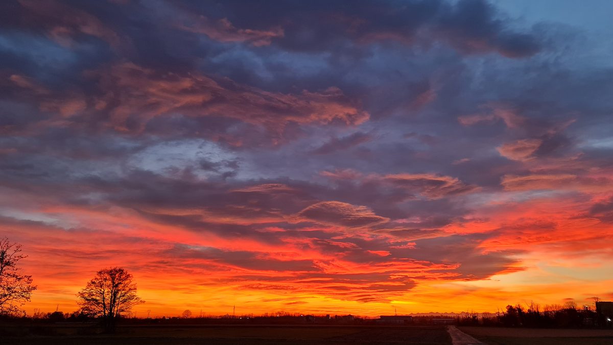 Fotografia del cielo di Roberto Spateri &mdash; Cameri (Novara), 3 febbraio 2023.
