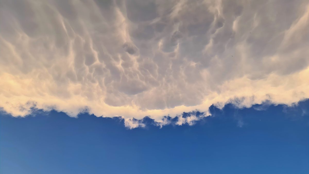 Fotografia del cielo di Roberto Spateri &mdash; Cameri (Novara), 21 luglio 2023.
