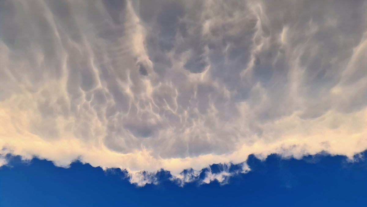 Fotografia del cielo di Roberto Spateri &mdash; Cameri (Novara), 21 luglio 2023.