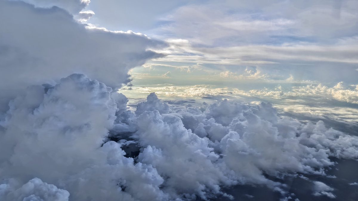 Fotografia del cielo di Roberto Spateri &mdash; Hue (Vietnam), 24 ottobre 2023.