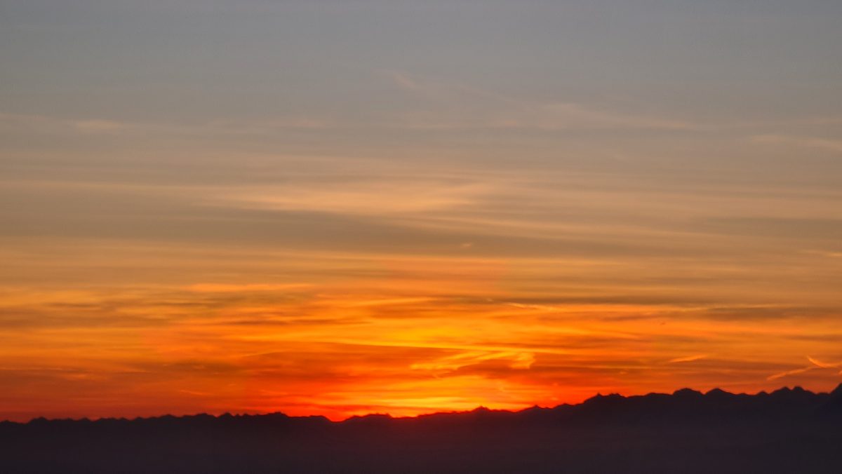Fotografia del cielo di Roberto Spateri &mdash; Brunate (Como), 27 gennaio 2024.