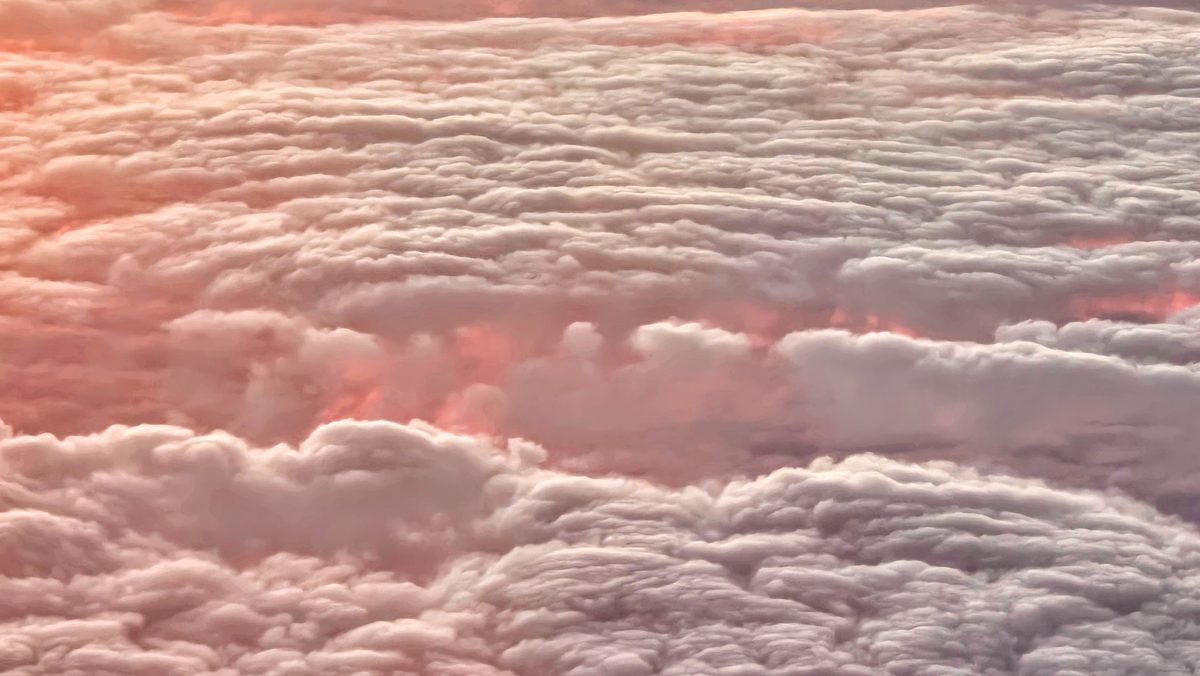 Fotografia del cielo di Roberto Spateri &mdash; In volo sul mar Cinese Orientale, 27 ottobre 2025.